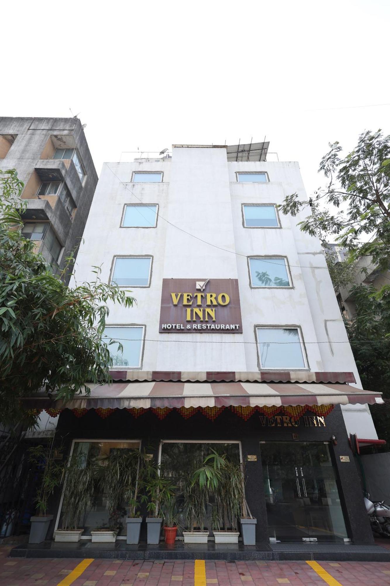 Hotel Vetro Inn Surat Buitenkant foto